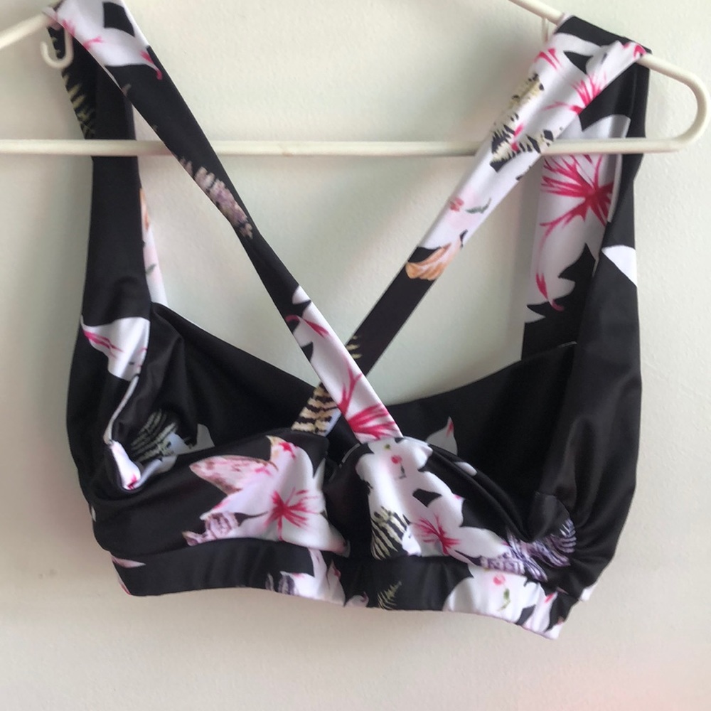 Silky Bra - Picture 2 of 2